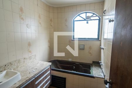 Casa à venda com 376m², 3 quartos e 3 vagasSuíte 1