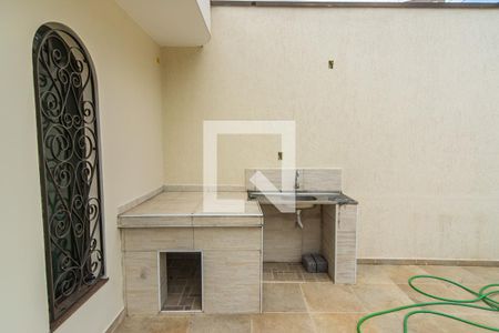 Casa à venda com 376m², 3 quartos e 3 vagasGaragem