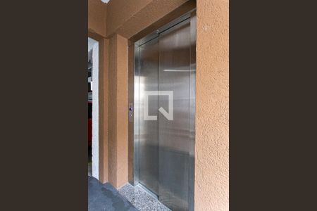 Apartamento à venda com 38m², 1 quarto e sem vagaÁrea Comum - Elevador