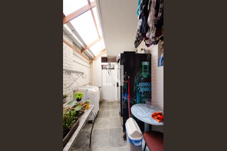 Casa à venda com 595m², 6 quartos e 4 vagas Casa à venda com 595m², 6 quartos e 4 vagasÁrea de serviço