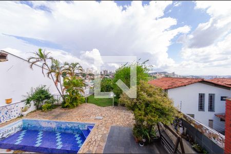 Casa à venda com 595m², 6 quartos e 4 vagas Casa à venda com 595m², 6 quartos e 4 vagasQuarto 3 - Vista