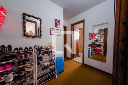 Casa à venda com 595m², 6 quartos e 4 vagas Casa à venda com 595m², 6 quartos e 4 vagasHall