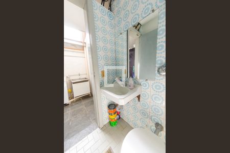 Casa à venda com 595m², 6 quartos e 4 vagas Casa à venda com 595m², 6 quartos e 4 vagasBanheiro de serviço