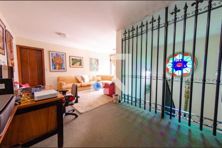 Casa à venda com 595m², 6 quartos e 4 vagas Casa à venda com 595m², 6 quartos e 4 vagasSala 4