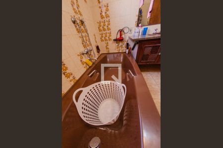 Casa à venda com 595m², 6 quartos e 4 vagas Casa à venda com 595m², 6 quartos e 4 vagasBanheiro 6