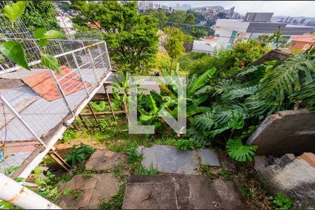 Casa à venda com 595m², 6 quartos e 4 vagas Casa à venda com 595m², 6 quartos e 4 vagasQuintal