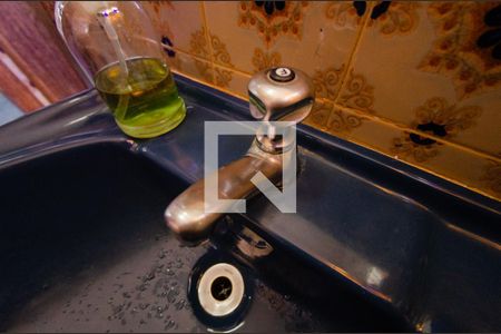 Casa à venda com 595m², 6 quartos e 4 vagas Casa à venda com 595m², 6 quartos e 4 vagasBanheiro 1