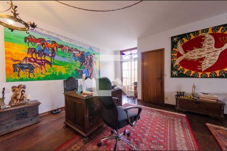 Casa à venda com 595m², 6 quartos e 4 vagas Casa à venda com 595m², 6 quartos e 4 vagasSala 5