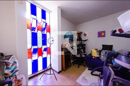 Casa à venda com 595m², 6 quartos e 4 vagas Casa à venda com 595m², 6 quartos e 4 vagasQuarto 1