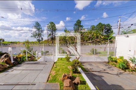 Casa à venda com 595m², 6 quartos e 4 vagas Casa à venda com 595m², 6 quartos e 4 vagasÁrea da frente