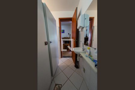 Casa à venda com 595m², 6 quartos e 4 vagas Casa à venda com 595m², 6 quartos e 4 vagasBanheiro 2