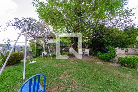 Casa à venda com 595m², 6 quartos e 4 vagas Casa à venda com 595m², 6 quartos e 4 vagasQuintal