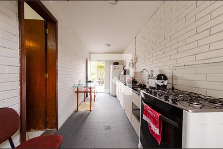 Casa à venda com 595m², 6 quartos e 4 vagas Casa à venda com 595m², 6 quartos e 4 vagasCozinha 2