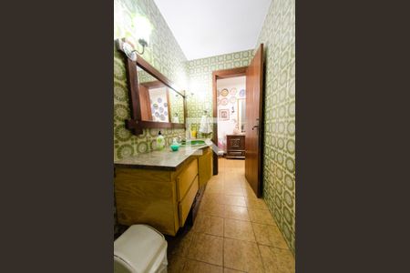 Casa à venda com 595m², 6 quartos e 4 vagas Casa à venda com 595m², 6 quartos e 4 vagasBanheiro 4