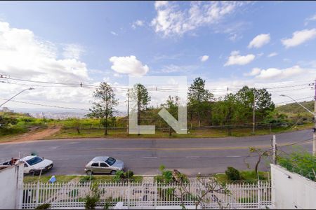 Casa à venda com 595m², 6 quartos e 4 vagas Casa à venda com 595m², 6 quartos e 4 vagasVaranda - Vista