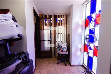 Casa à venda com 595m², 6 quartos e 4 vagas Casa à venda com 595m², 6 quartos e 4 vagasQuarto 1