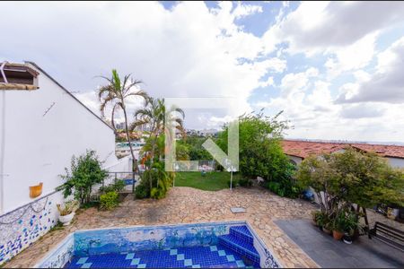 Casa à venda com 595m², 6 quartos e 4 vagas Casa à venda com 595m², 6 quartos e 4 vagasQuarto 4 - VIsta