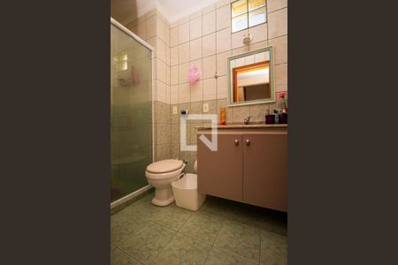 Casa de condomínio à venda com 288m², 3 quartos e 3 vagas Casa de condomínio à venda com 288m², 3 quartos e 3 vagasBanheiro