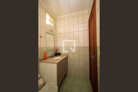 Casa de condomínio à venda com 288m², 3 quartos e 3 vagas Casa de condomínio à venda com 288m², 3 quartos e 3 vagasBanheiro