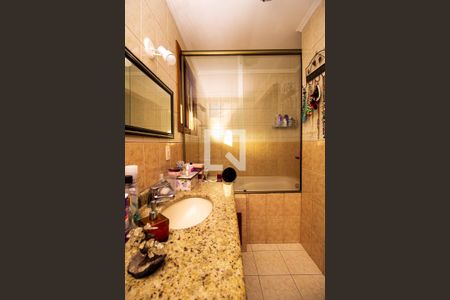 Casa de condomínio à venda com 288m², 3 quartos e 3 vagas Casa de condomínio à venda com 288m², 3 quartos e 3 vagasBanheiro da Suíte
