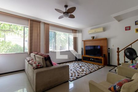 Apartamento para alugar com 320m², 3 quartos e 3 vagas Apartamento para alugar com 320m², 3 quartos e 3 vagasSala 2º Andar