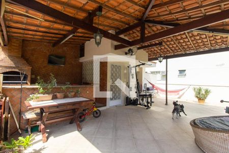 Apartamento para alugar com 320m², 3 quartos e 3 vagas Apartamento para alugar com 320m², 3 quartos e 3 vagasTerraço