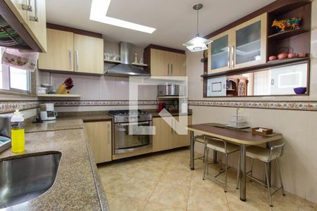 Apartamento para alugar com 320m², 3 quartos e 3 vagas Apartamento para alugar com 320m², 3 quartos e 3 vagasCozinha 2º Andar