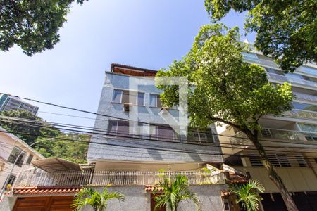 Apartamento para alugar com 320m², 3 quartos e 3 vagas Apartamento para alugar com 320m², 3 quartos e 3 vagasFachada