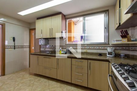 Apartamento para alugar com 320m², 3 quartos e 3 vagas Apartamento para alugar com 320m², 3 quartos e 3 vagasCozinha 2º Andar