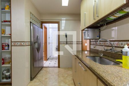 Apartamento para alugar com 320m², 3 quartos e 3 vagas Apartamento para alugar com 320m², 3 quartos e 3 vagasCozinha 2º Andar