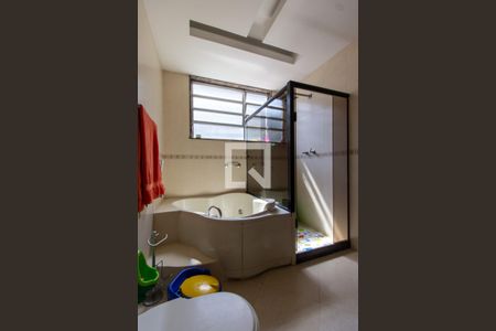 Apartamento para alugar com 320m², 3 quartos e 3 vagas Apartamento para alugar com 320m², 3 quartos e 3 vagasBanheiro Hall Quartos 3º Andar