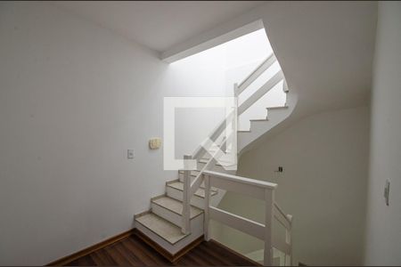 Casa à venda com 185m², 3 quartos e 2 vagasEscada Terraço