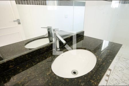 Casa à venda com 185m², 3 quartos e 2 vagasBanheiro da Suíte 1