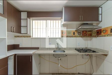 Casa à venda com 185m², 3 quartos e 2 vagasCozinha