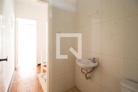 Casa à venda com 140m², 2 quartos e 4 vagasBanheiro 