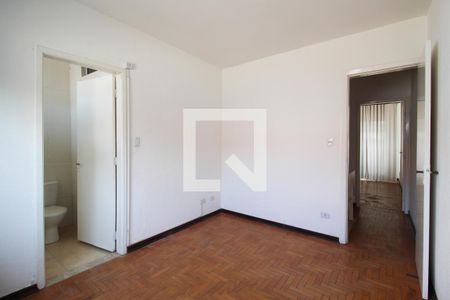Casa à venda com 140m², 2 quartos e 4 vagasSuíte 