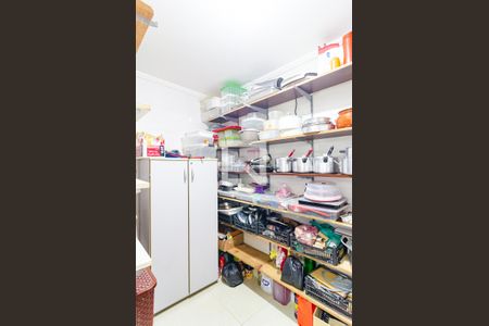 Casa à venda com 187m², 5 quartos e 2 vagas Casa à venda com 187m², 5 quartos e 2 vagasDispensa