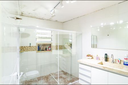 Casa à venda com 187m², 5 quartos e 2 vagas Casa à venda com 187m², 5 quartos e 2 vagasBanheiro da Suíte