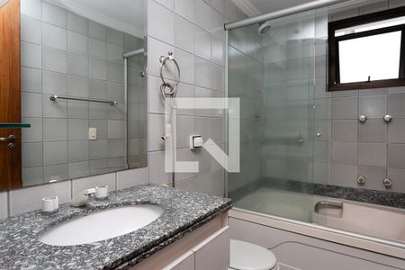 Apartamento à venda com 109m², 3 quartos e 2 vagas Apartamento à venda com 109m², 3 quartos e 2 vagasBanheiro da Suíte