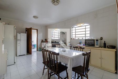 Casa à venda com 300m², 3 quartos e 6 vagas Casa à venda com 300m², 3 quartos e 6 vagasCozinha