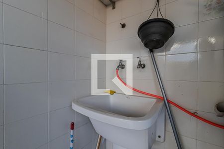 Casa à venda com 300m², 3 quartos e 6 vagas Casa à venda com 300m², 3 quartos e 6 vagasÁrea de Serviço