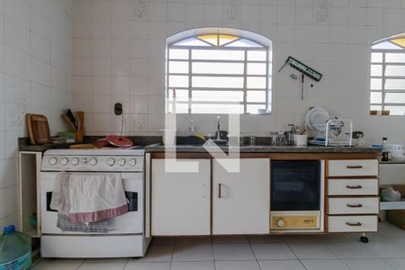 Casa à venda com 300m², 3 quartos e 6 vagas Casa à venda com 300m², 3 quartos e 6 vagasCozinha