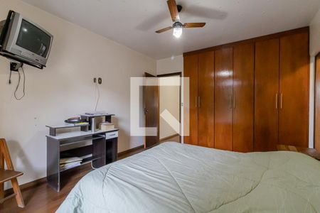 Casa à venda com 300m², 3 quartos e 6 vagas Casa à venda com 300m², 3 quartos e 6 vagasSuíte