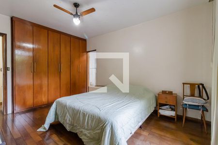 Casa à venda com 300m², 3 quartos e 6 vagas Casa à venda com 300m², 3 quartos e 6 vagasSuíte