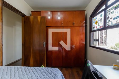 Casa à venda com 300m², 3 quartos e 6 vagas Casa à venda com 300m², 3 quartos e 6 vagasQuarto 2