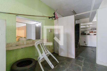 Casa à venda com 300m², 3 quartos e 6 vagas Casa à venda com 300m², 3 quartos e 6 vagasSalão