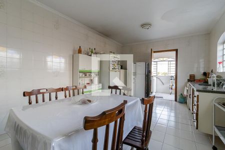 Casa à venda com 300m², 3 quartos e 6 vagas Casa à venda com 300m², 3 quartos e 6 vagasCozinha