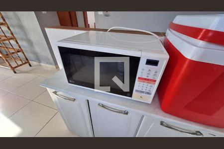 Detalhe da cozinha de casa para alugar com 2 quartos, 67m² em Maracanã, Praia Grande