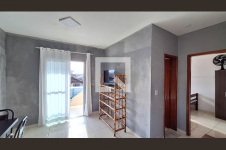 Sala de casa para alugar com 2 quartos, 67m² em Maracanã, Praia Grande