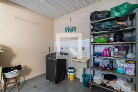 Casa à venda com 150m², 3 quartos e 2 vagas Casa à venda com 150m², 3 quartos e 2 vagasÁrea de serviço